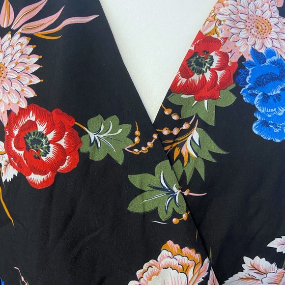 Parisian Black Floral Romper (8) - Picture 6 of 7